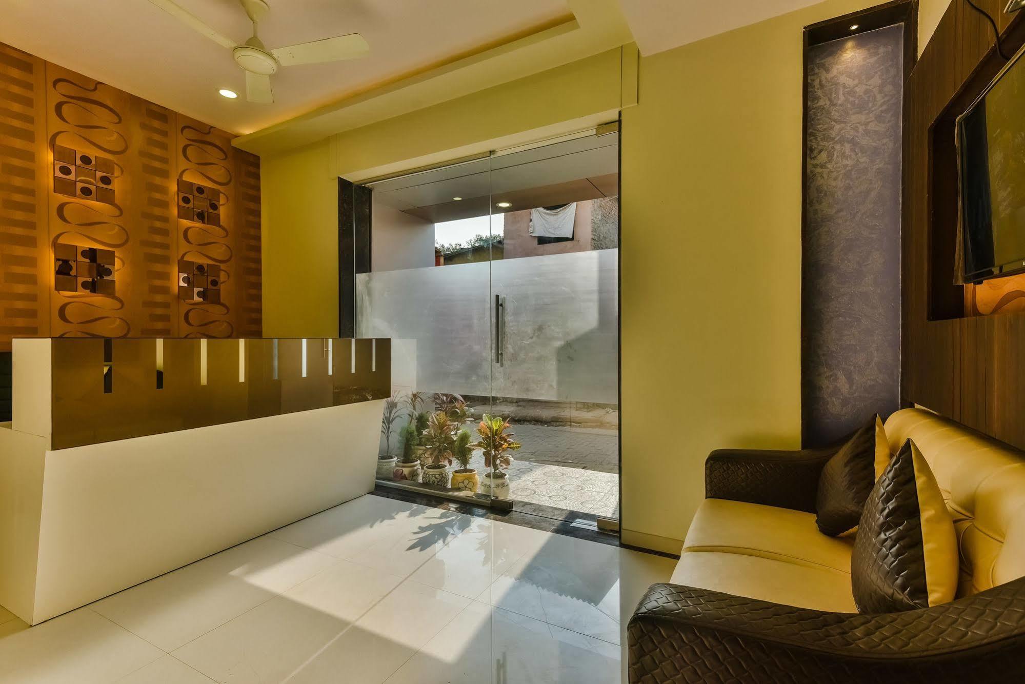 Hygienic Hotel Liberty Plaza مومباي المظهر الخارجي الصورة