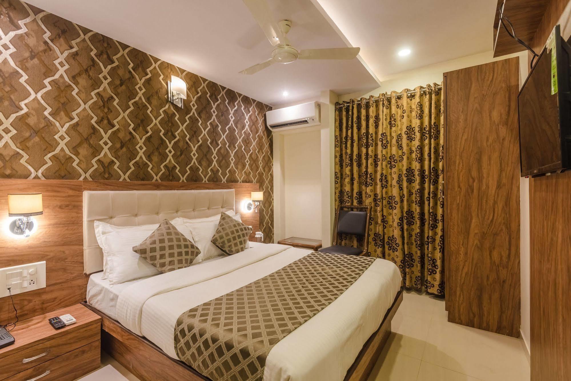 Hygienic Hotel Liberty Plaza مومباي المظهر الخارجي الصورة